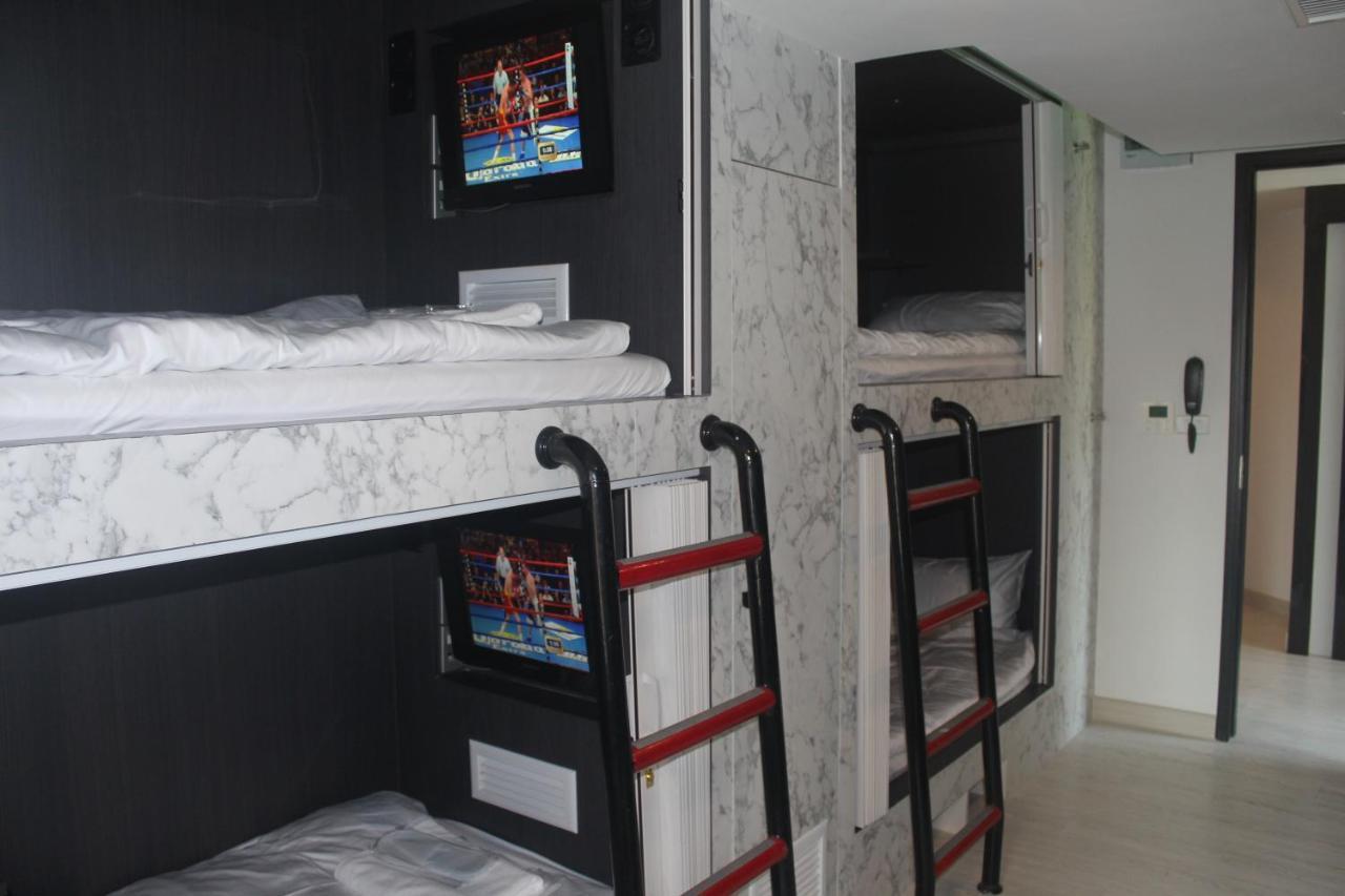 เอช-ดิสตริก บูทิก พอชโฮเต็ล Hostel กรุงเทพมหานคร ภายนอก รูปภาพ